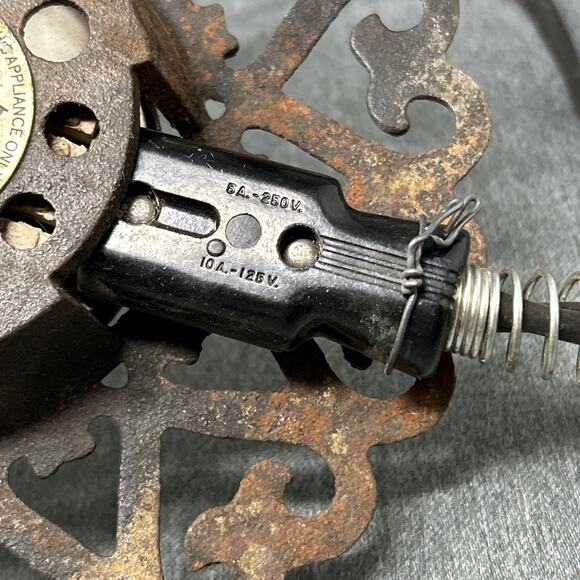 Vintage Presto Cast Iron Electric Trivet Hotplate Tabletop Food Warmer TRV-10 - Picture 10 of 13